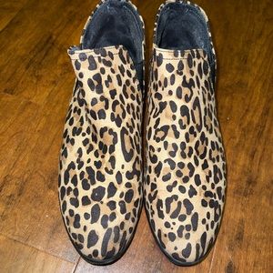 Barely worn comfortable Dr Scholls booties!